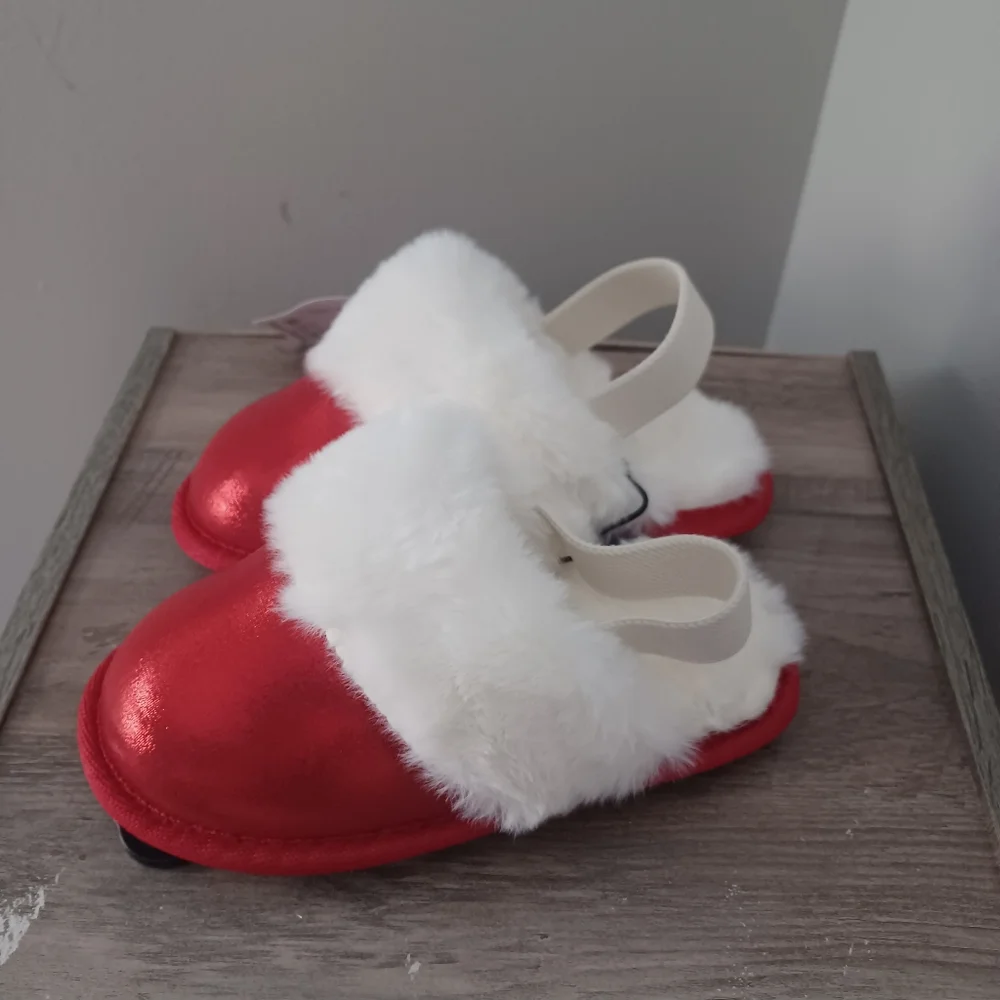 Holiday Time Valentine's Day Strap Back Red Clogs Slippers Toddler 9/10